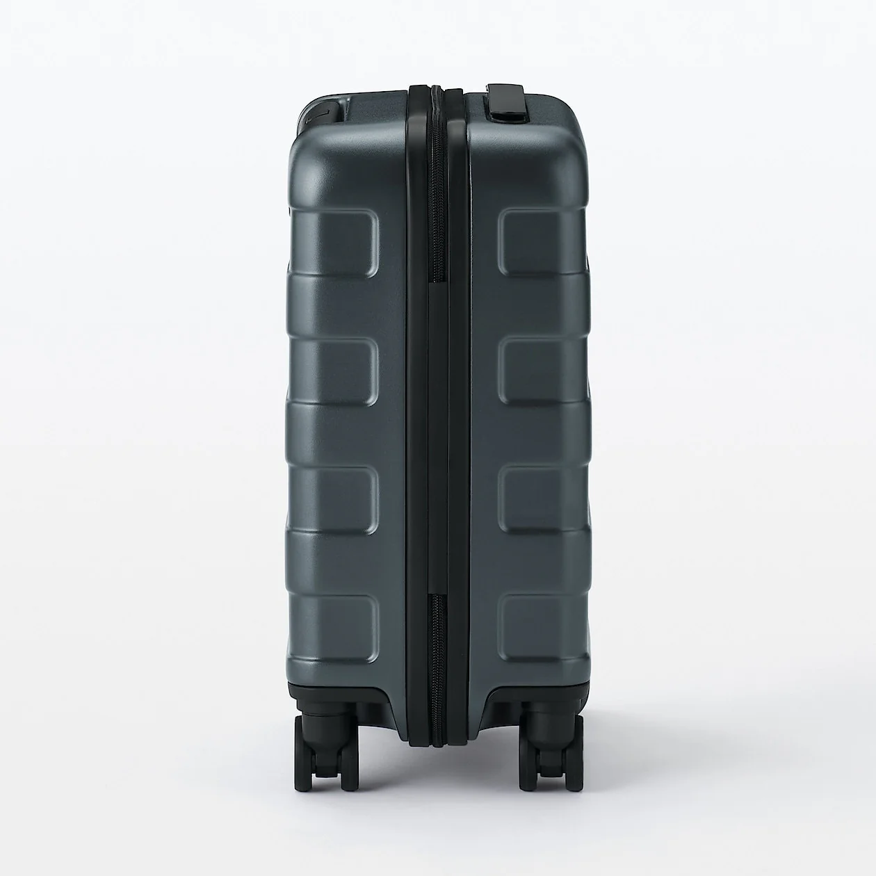 Hard Shell Suitcase - 20L (47cm) - Image 16