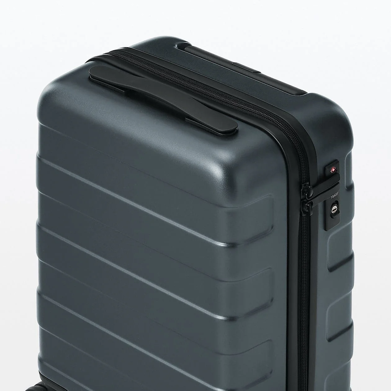 Hard Shell Suitcase - 20L (47cm) - Image 18