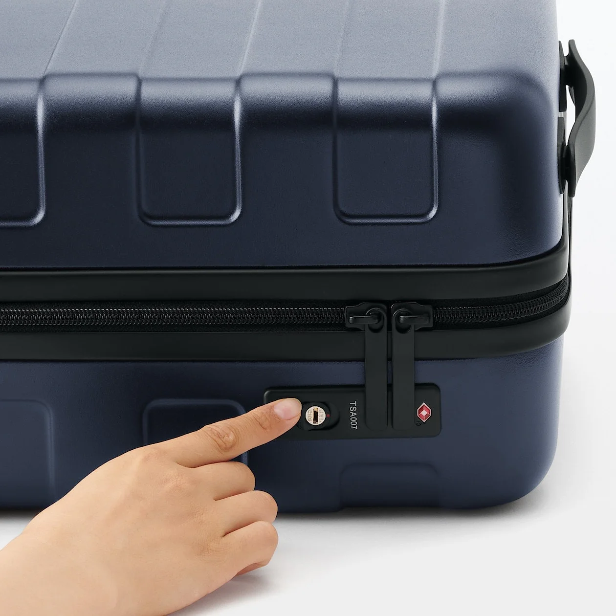 Hard Shell Suitcase - 20L (47cm) - Image 63