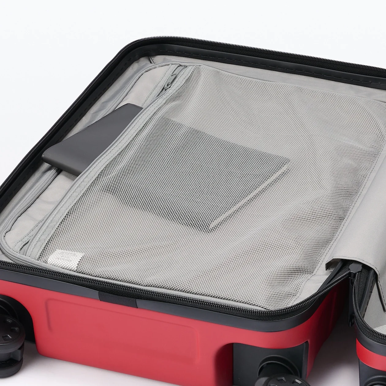 Hard Shell Suitcase - 20L (47cm) - Image 7
