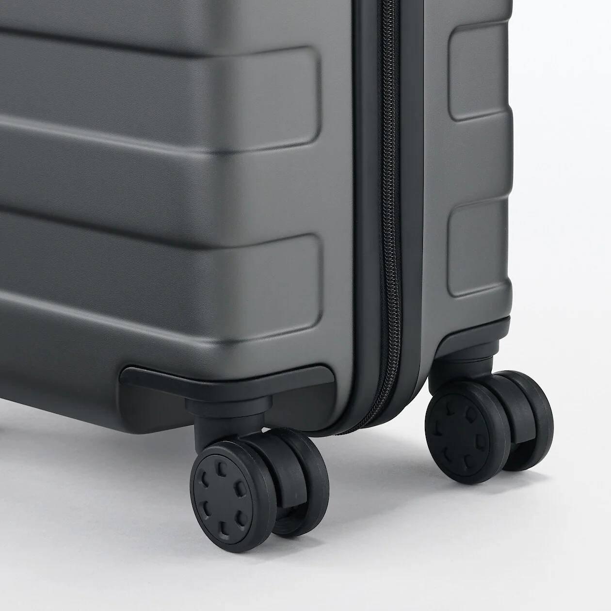 Hard Shell Suitcase - 20L (47cm) - Image 75