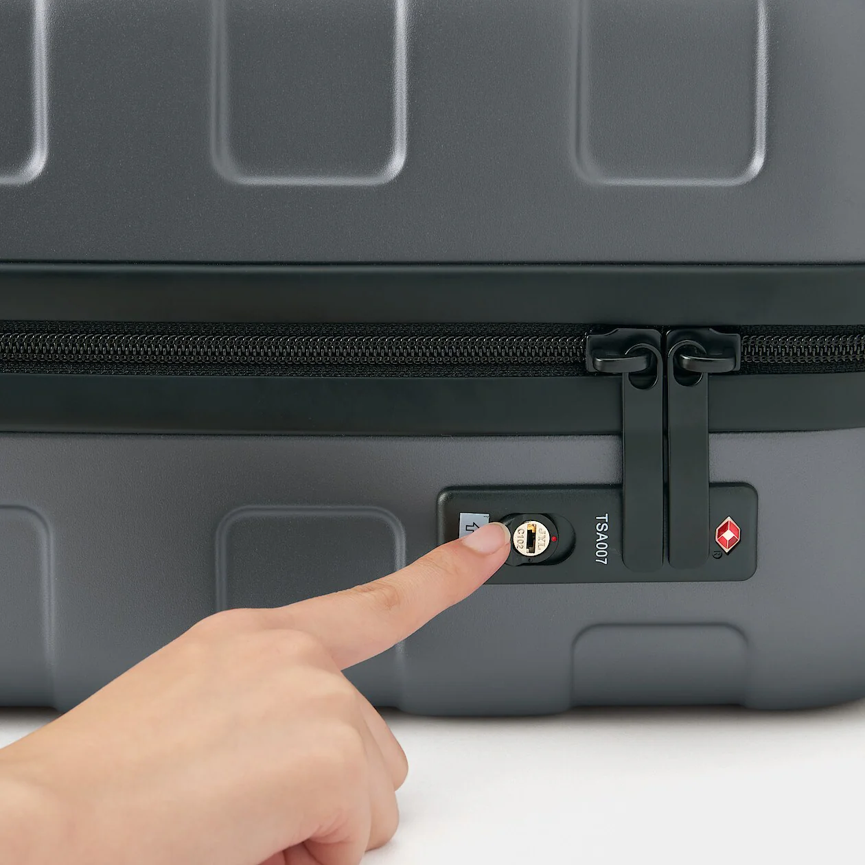 Hard Shell Suitcase - 20L (47cm) - Image 78