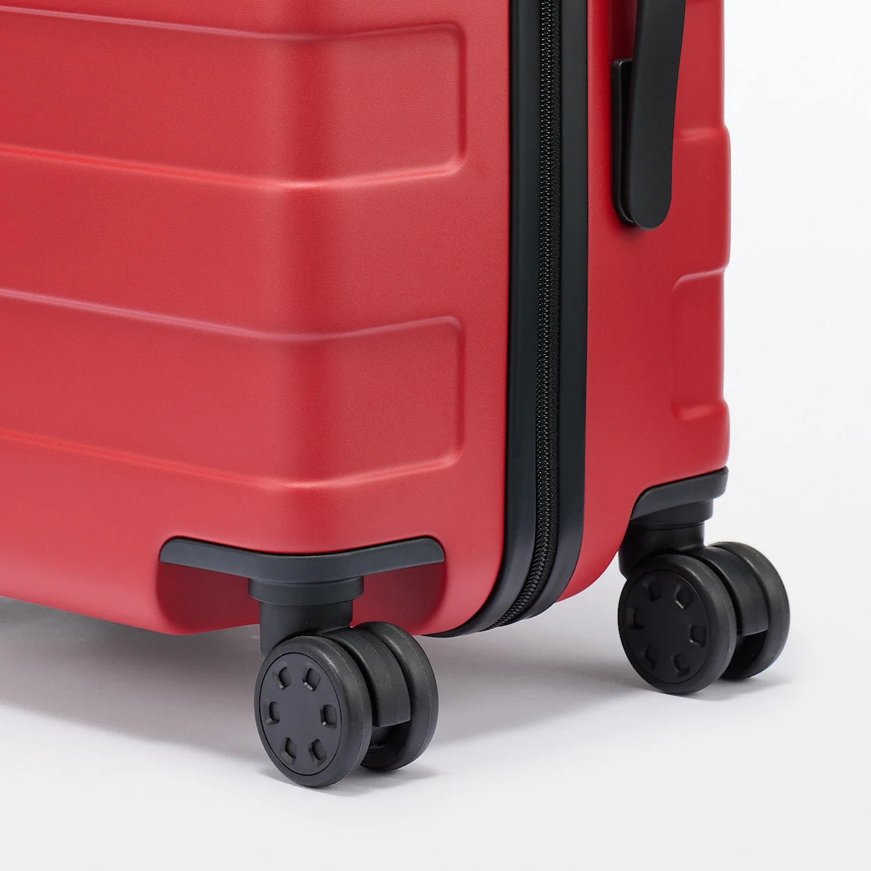 Hard Shell Suitcase - 20L (47cm) - Image 8