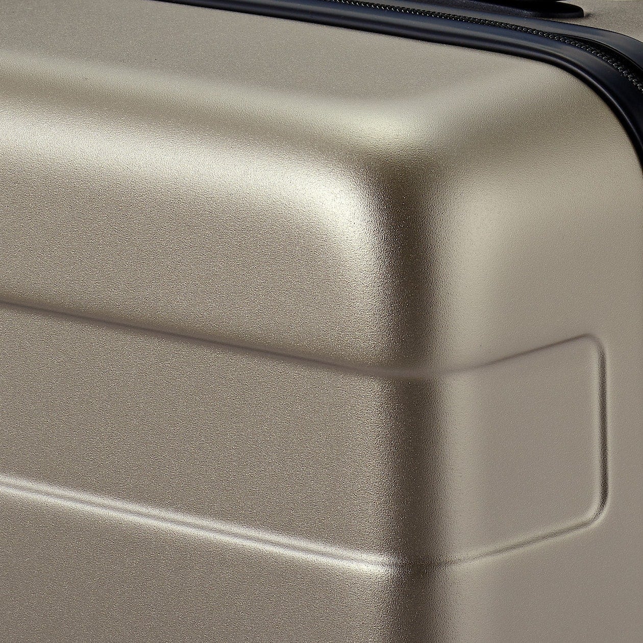 Hard Shell Suitcase - 36L (54cm) - Image 101