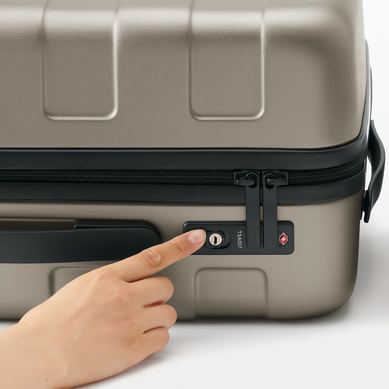 Hard Shell Suitcase - 36L (54cm) - Image 104