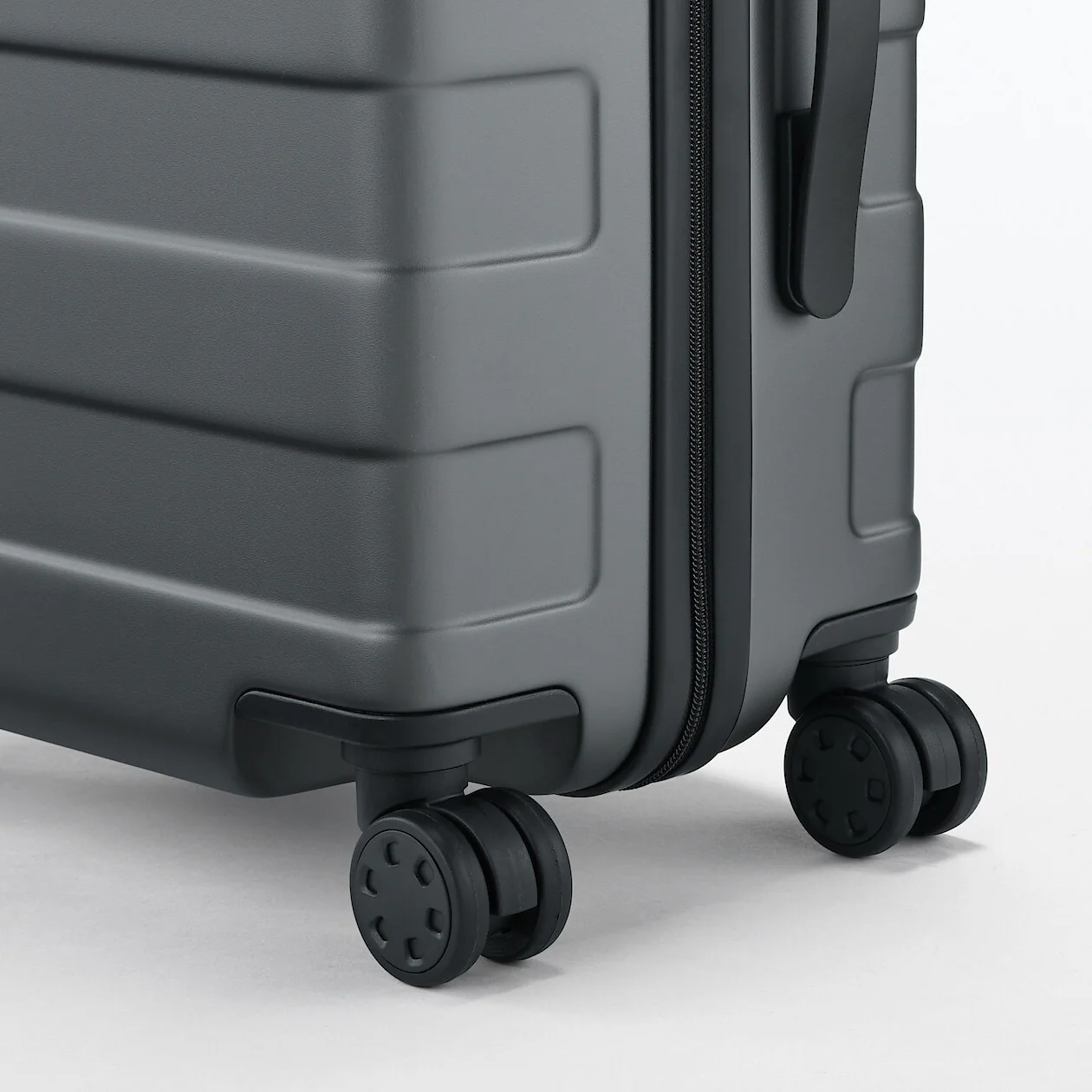 Hard Shell Suitcase - 36L (54cm) - Image 117