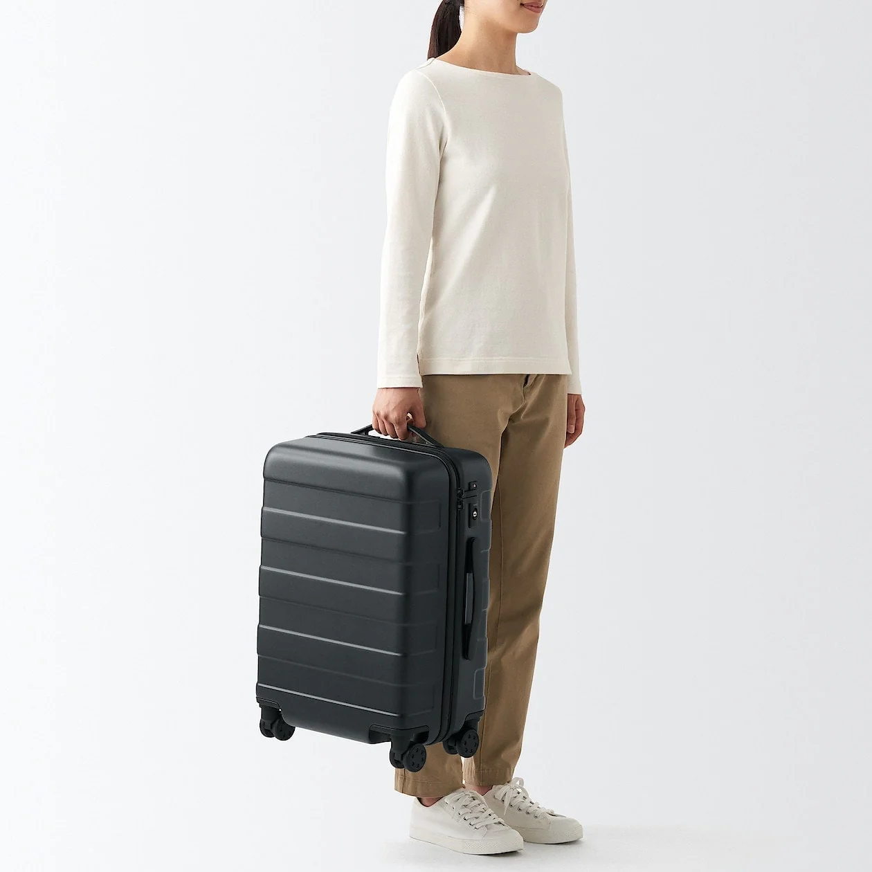 Hard Shell Suitcase - 36L (54cm) - Image 128