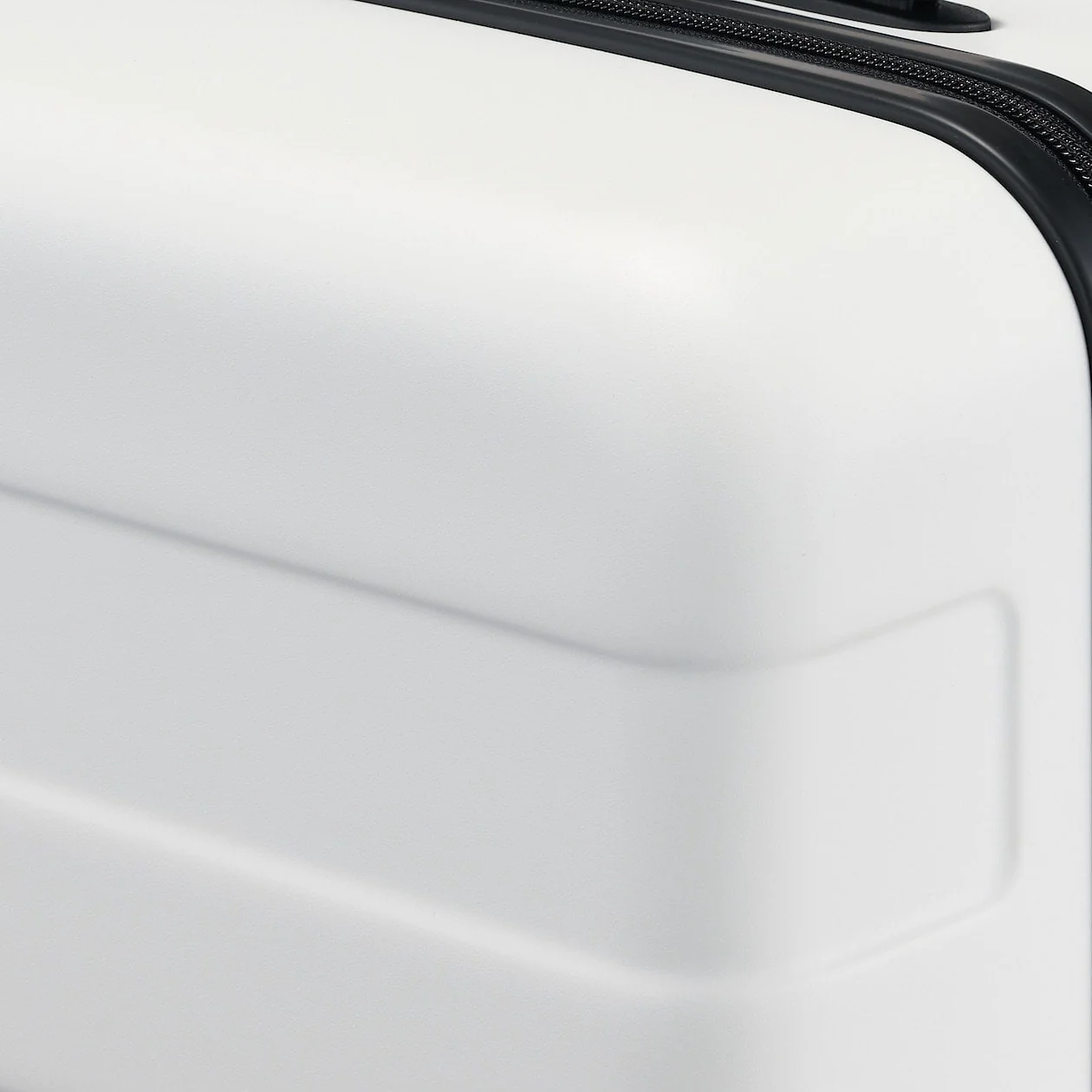 Hard Shell Suitcase - 36L (54cm) - Image 14