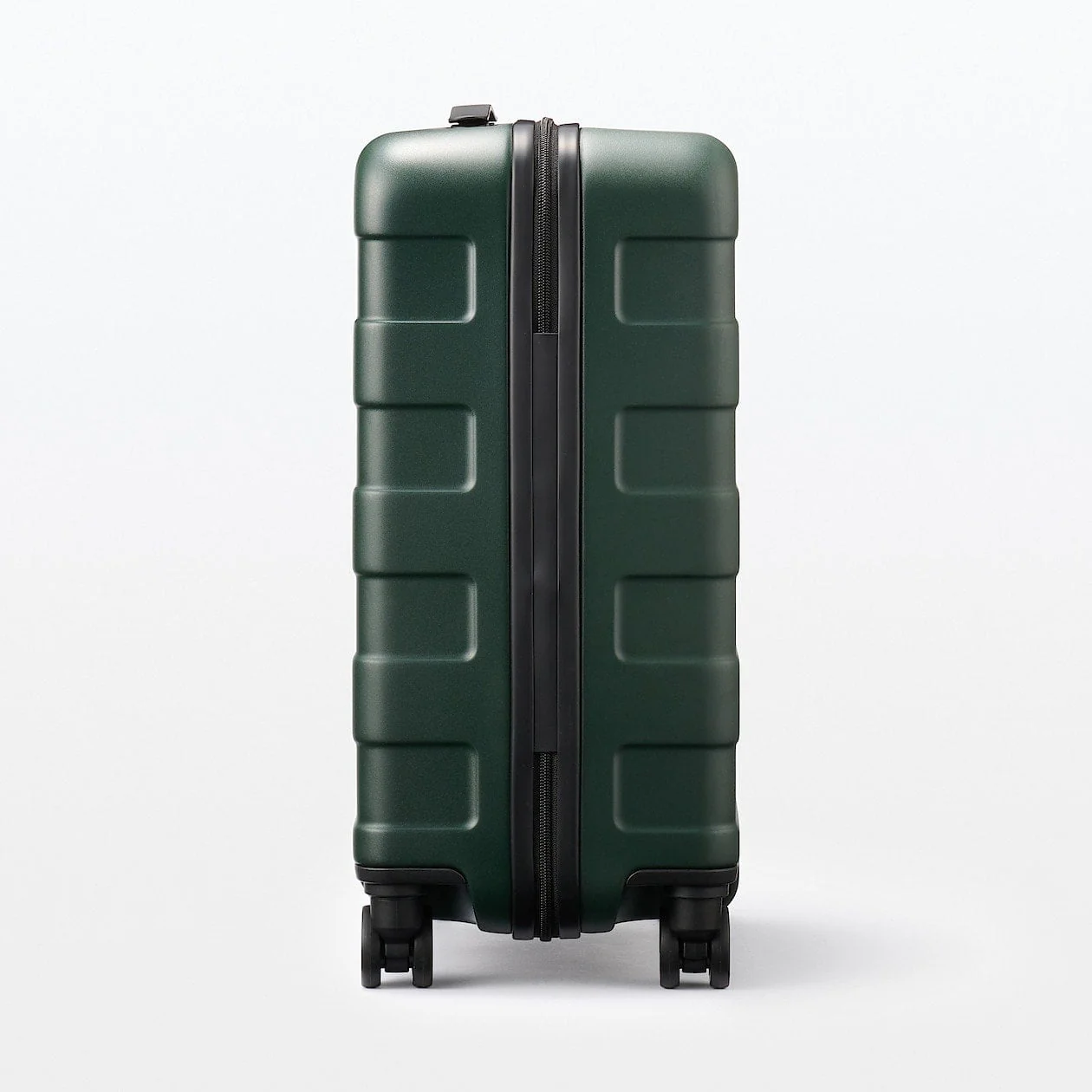 Hard Shell Suitcase - 36L (54cm) - Image 42
