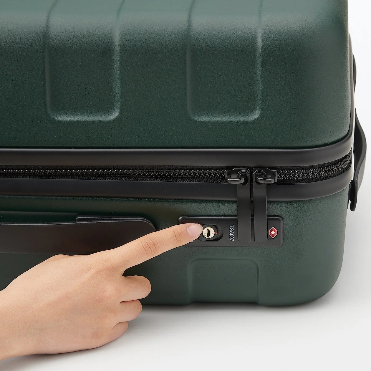 Hard Shell Suitcase - 36L (54cm) - Image 49