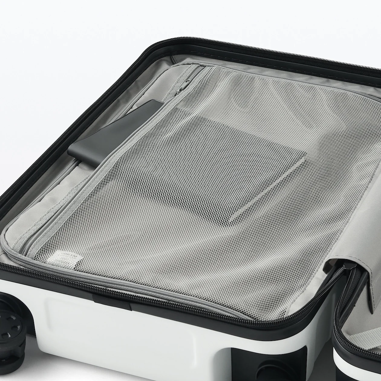 Hard Shell Suitcase - 36L (54cm) - Image 8