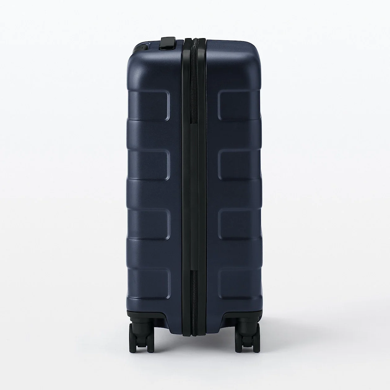 Hard Shell Suitcase - 36L (54cm) - Image 81