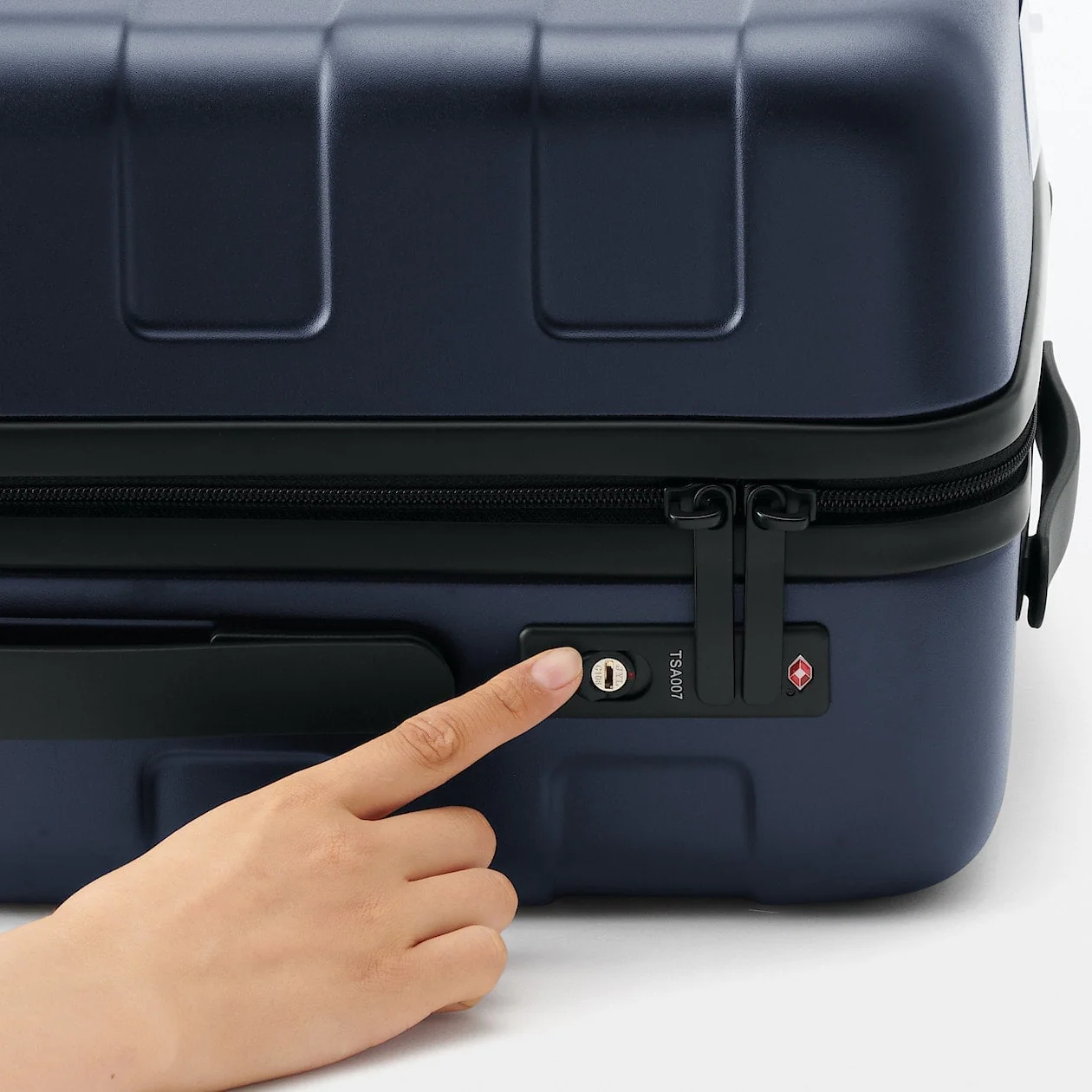 Hard Shell Suitcase - 36L (54cm) - Image 88