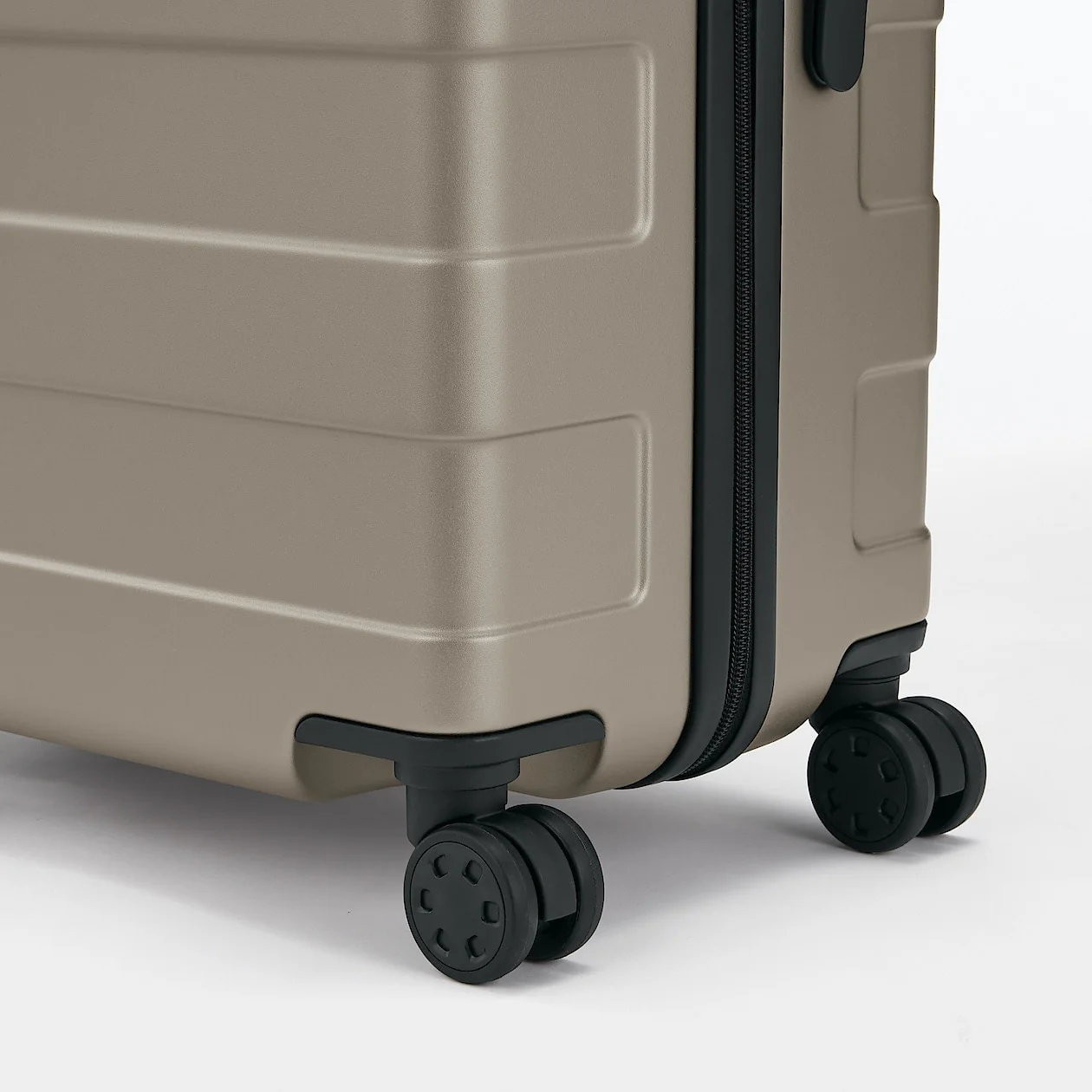 Hard Shell Suitcase - 75L (71.5cm) - Image 104