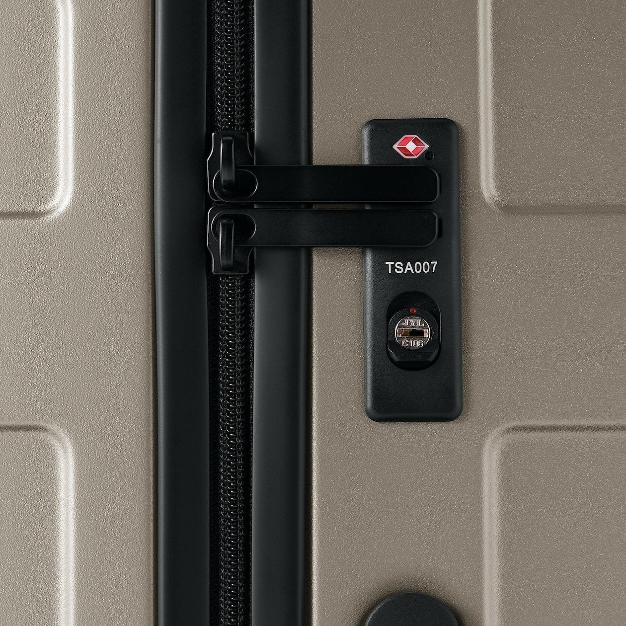 Hard Shell Suitcase - 75L (71.5cm) - Image 105