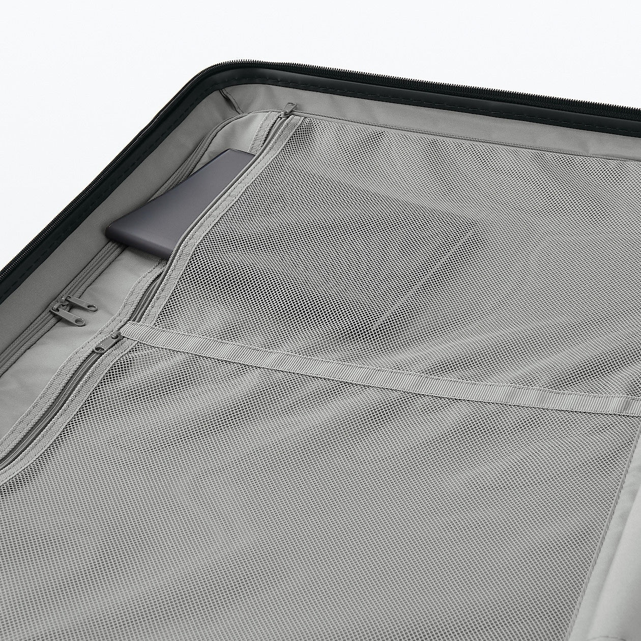 Hard Shell Suitcase - 75L (71.5cm) - Image 114