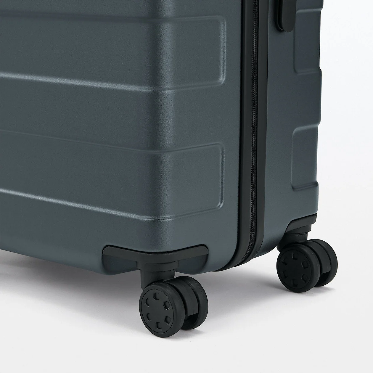 Hard Shell Suitcase - 75L (71.5cm) - Image 115