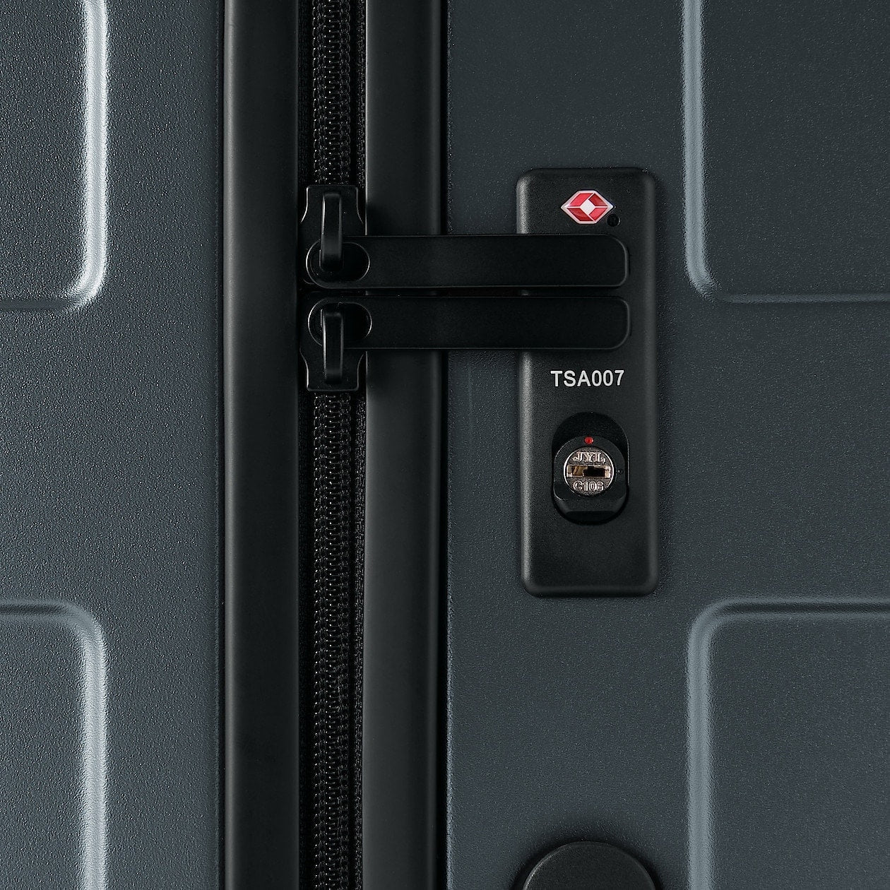 Hard Shell Suitcase - 75L (71.5cm) - Image 116