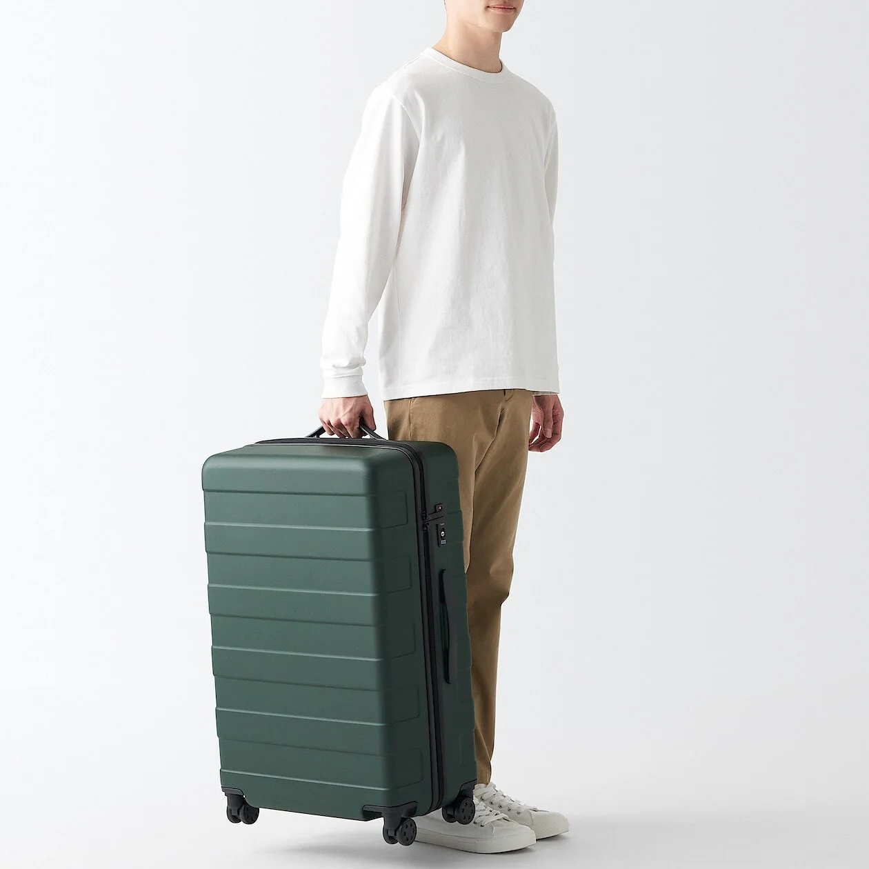 Hard Shell Suitcase - 75L (71.5cm) - Image 17