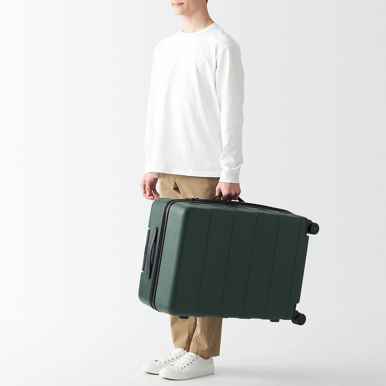Hard Shell Suitcase - 75L (71.5cm) - Image 18