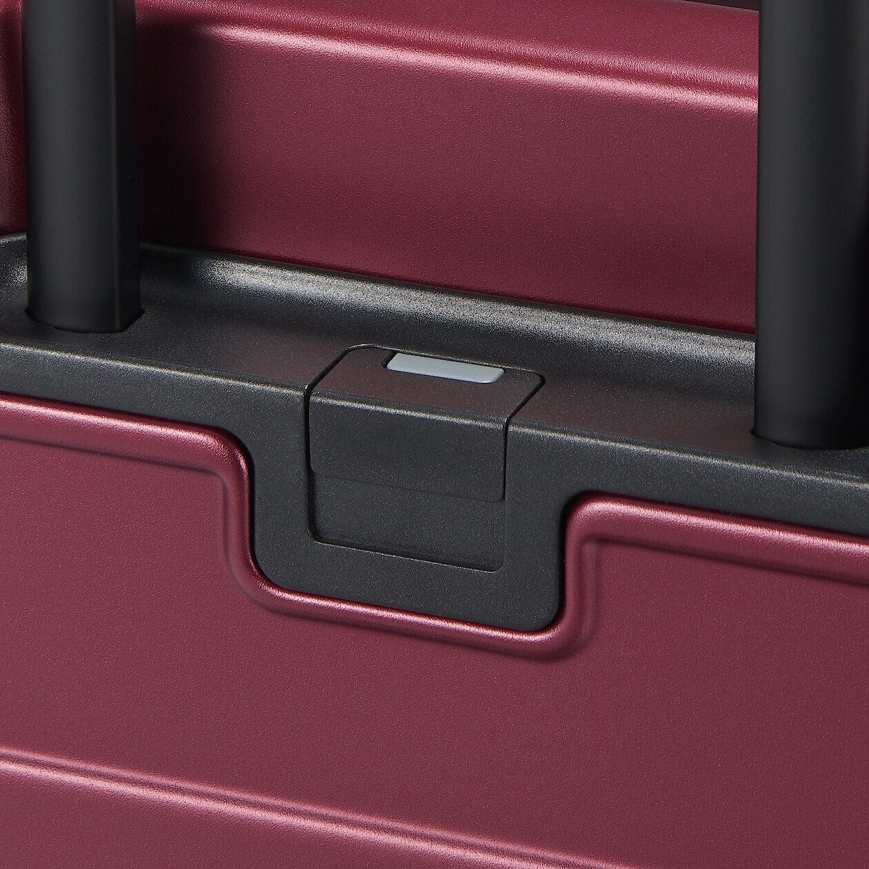 Hard Shell Suitcase - 75L (71.5cm) - Image 31