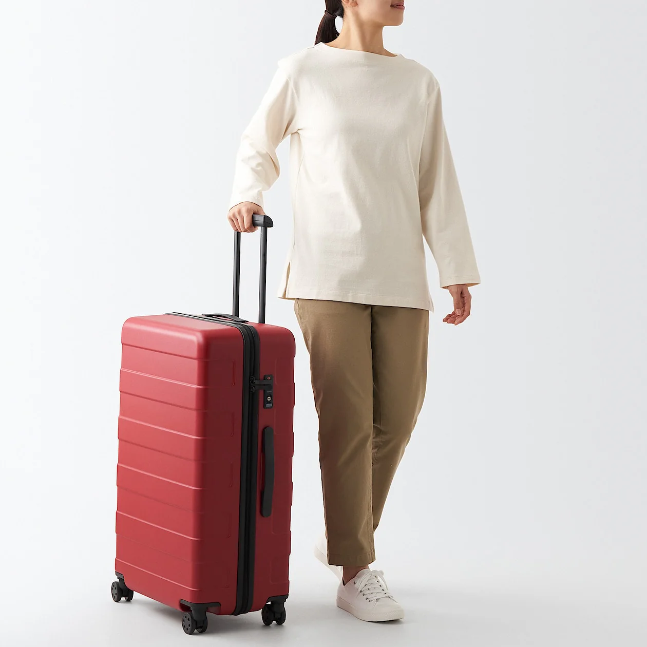 Hard Shell Suitcase - 75L (71.5cm) - Image 42