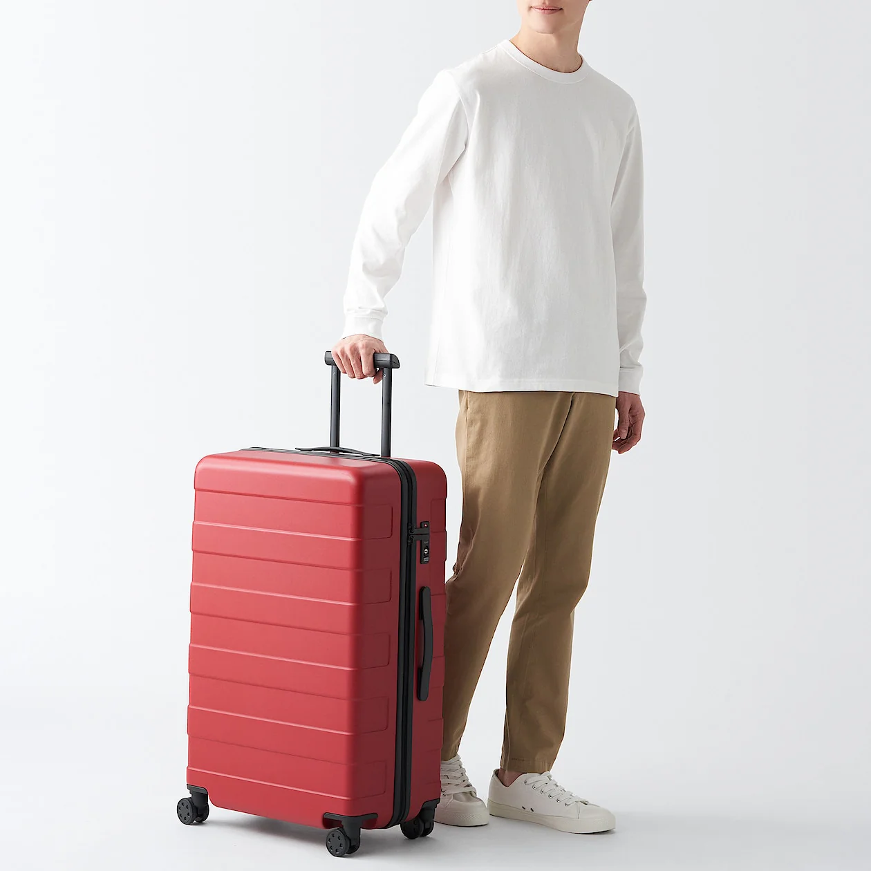 Hard Shell Suitcase - 75L (71.5cm) - Image 43