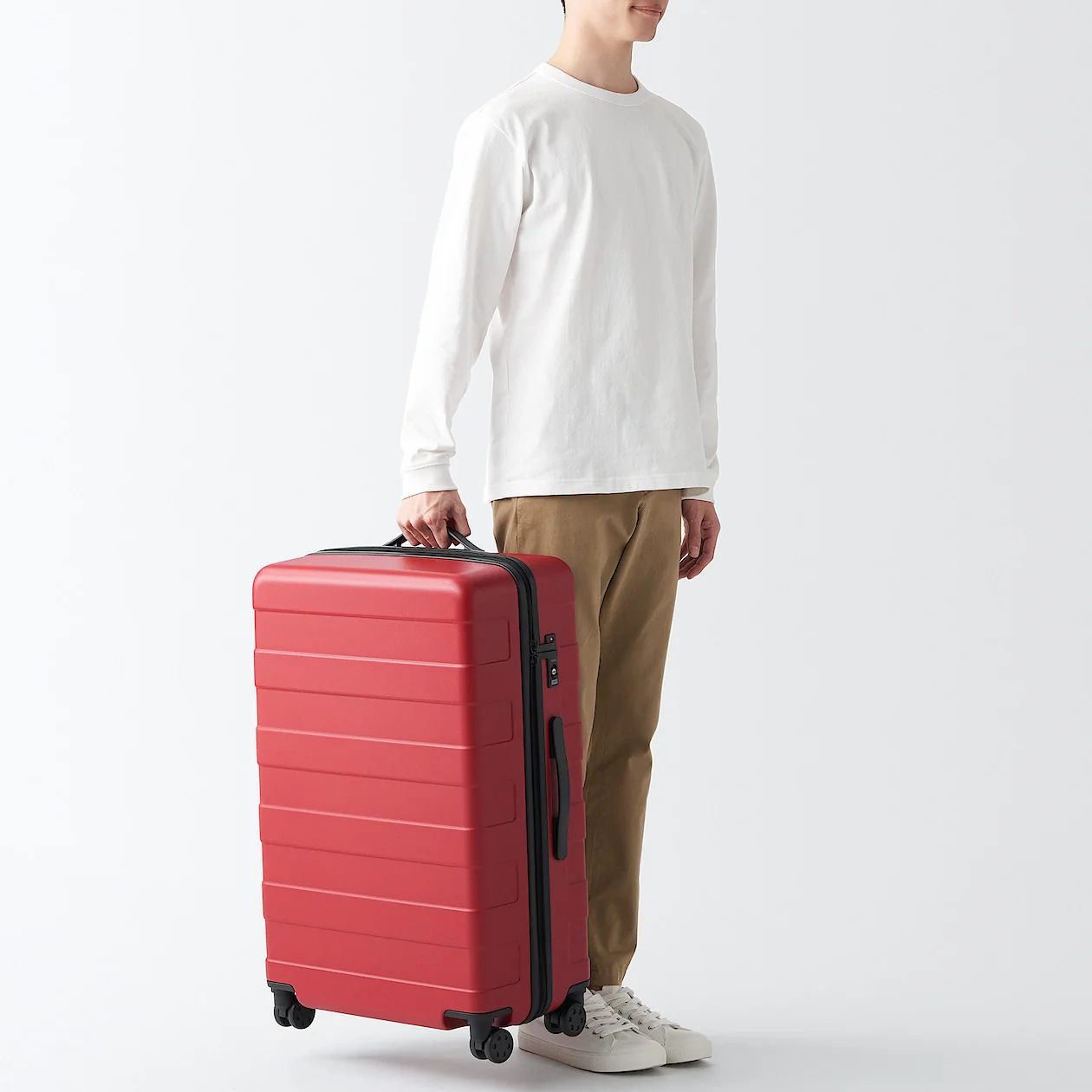 Hard Shell Suitcase - 75L (71.5cm) - Image 44