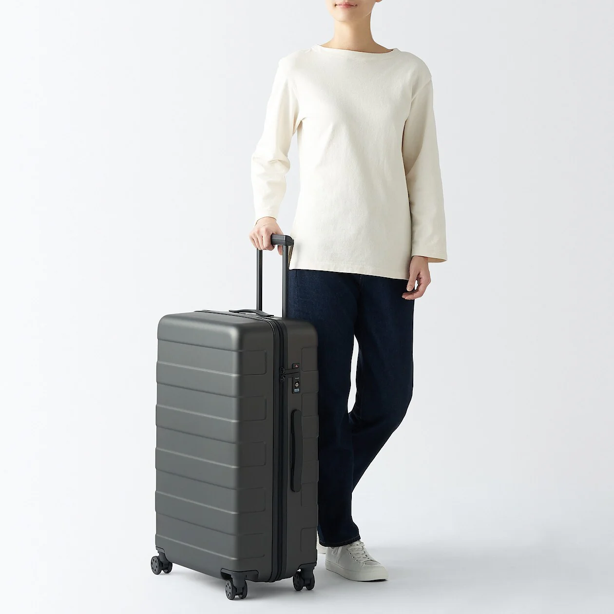 Hard Shell Suitcase - 75L (71.5cm) - Image 56