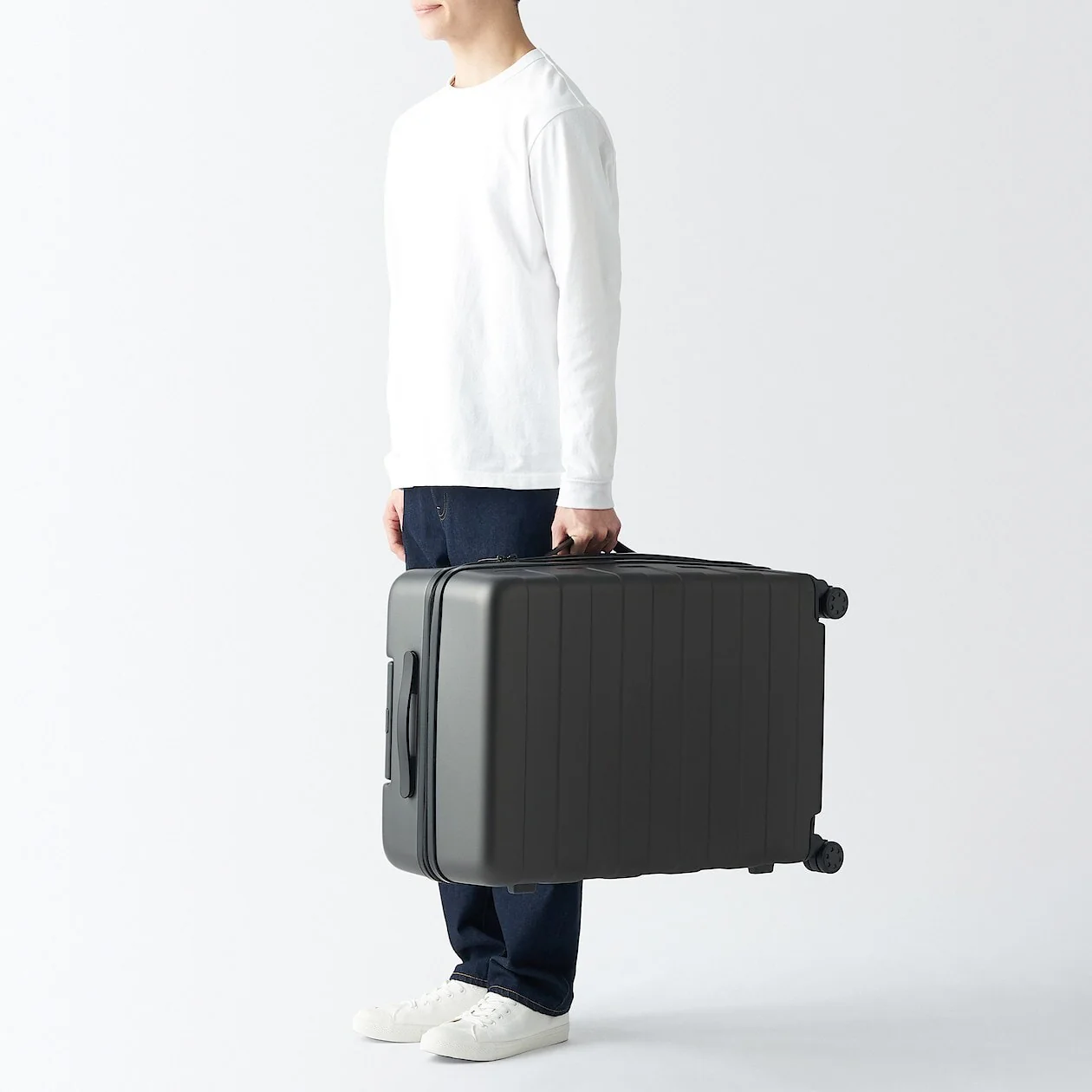 Hard Shell Suitcase - 75L (71.5cm) - Image 58