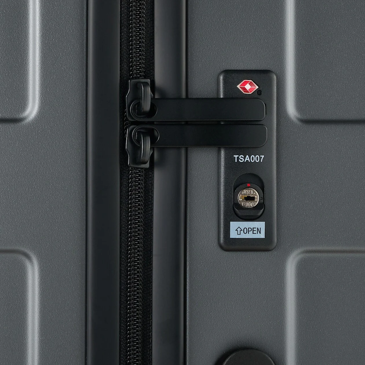 Hard Shell Suitcase - 75L (71.5cm) - Image 68