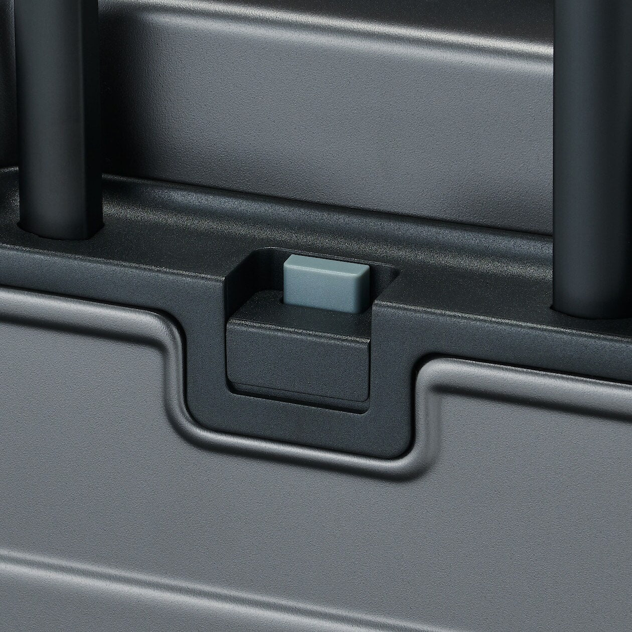 Hard Shell Suitcase - 75L (71.5cm) - Image 72