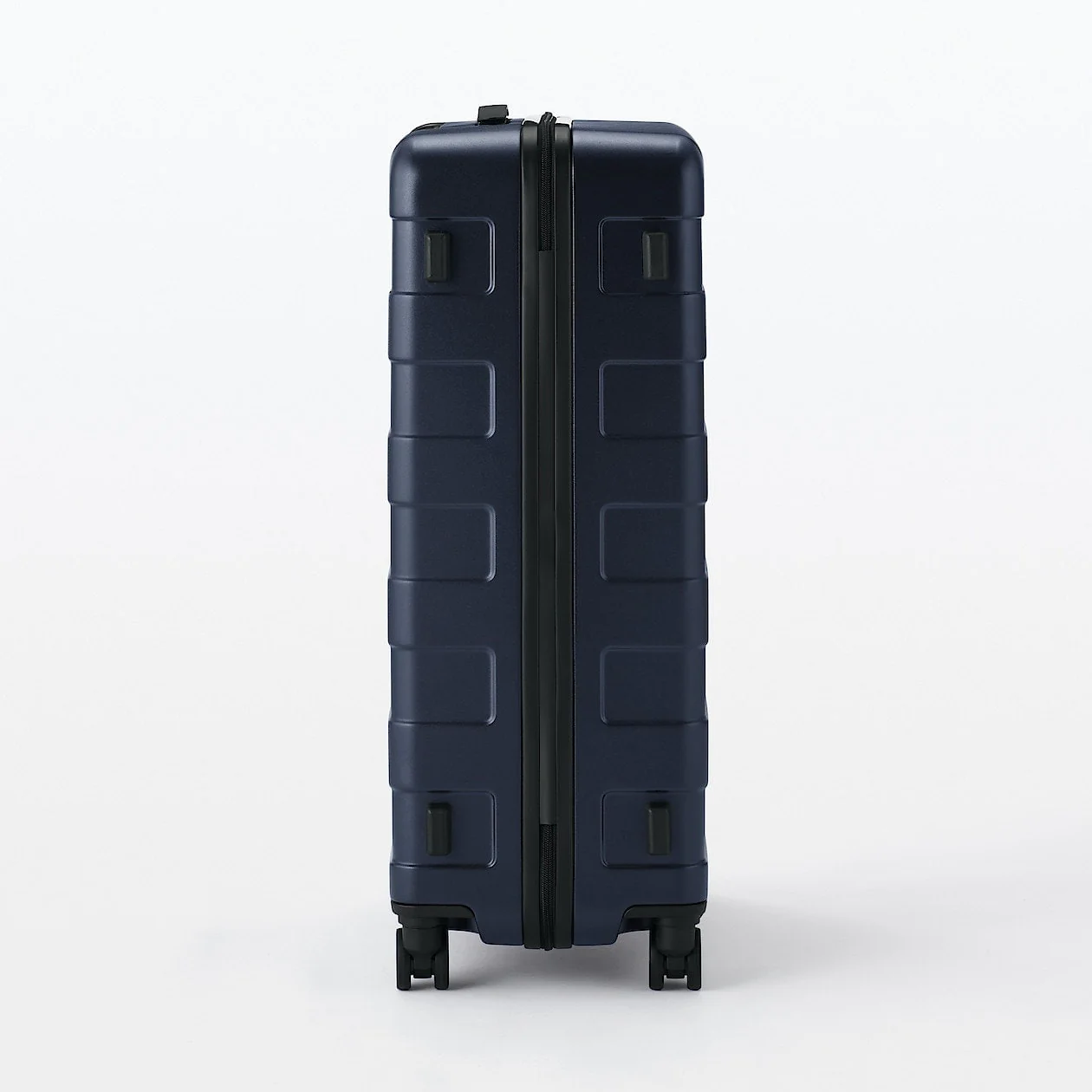 Hard Shell Suitcase - 75L (71.5cm) - Image 76