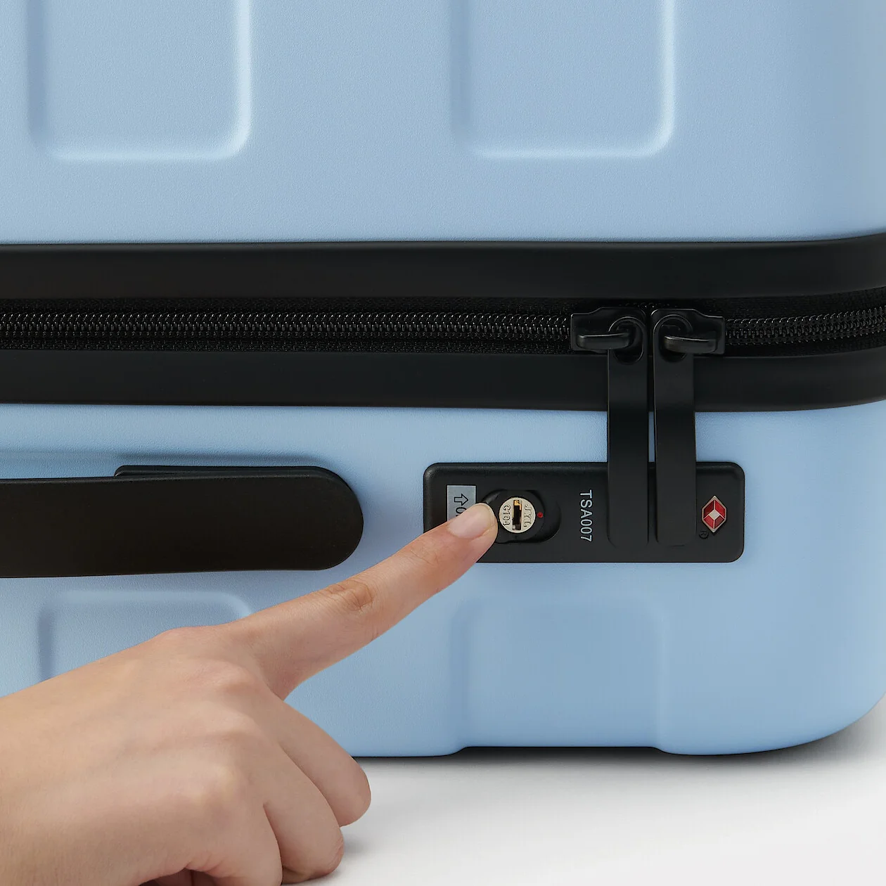 Limited Edition Hard Shell Suitcase - 36L (54cm) - Image 11