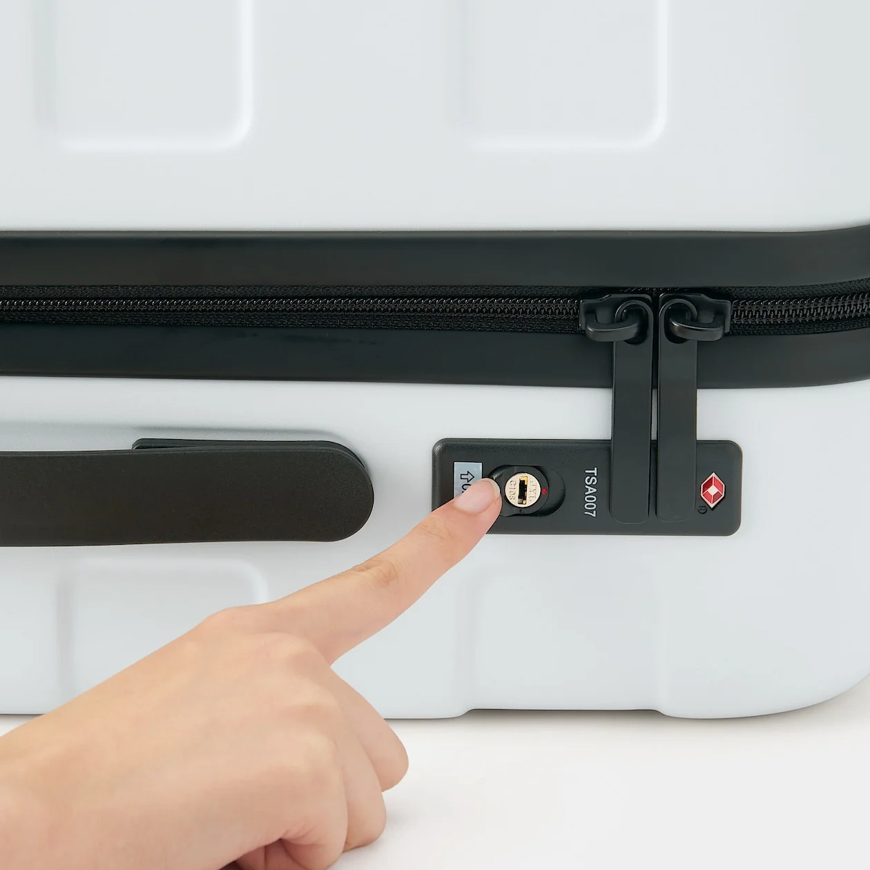 Limited Edition Hard Shell Suitcase - 36L (54cm) - Image 31