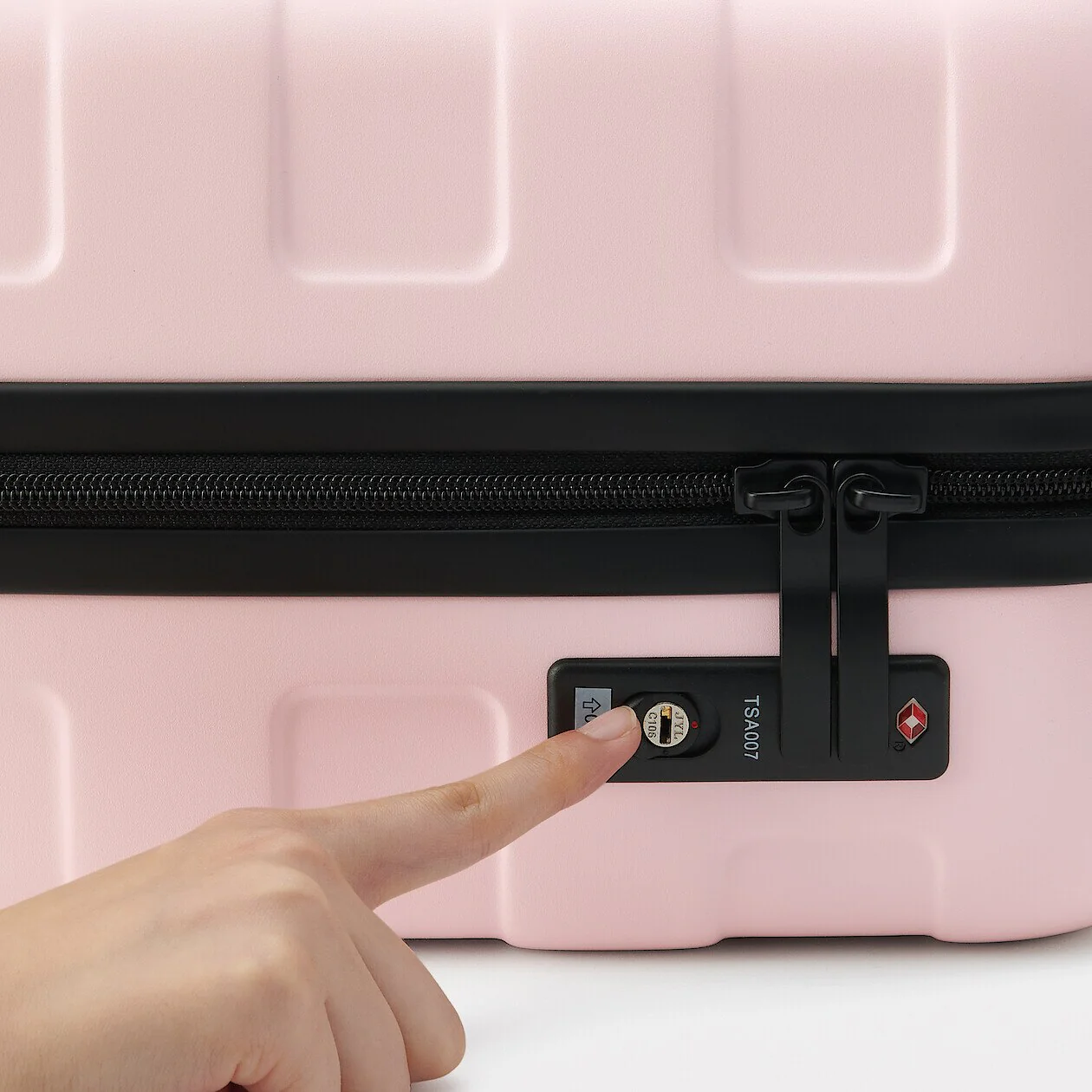 Limited Edition Hard Shell Suitcase - 20L (47cm) - Image 11