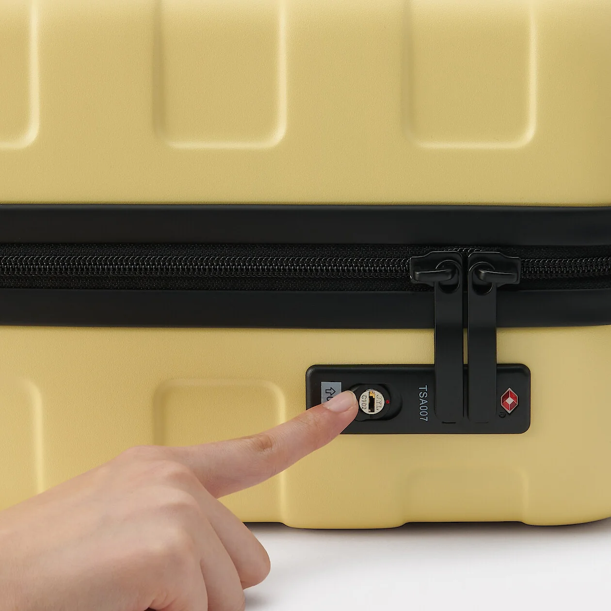 Limited Edition Hard Shell Suitcase - 20L (47cm) - Image 32