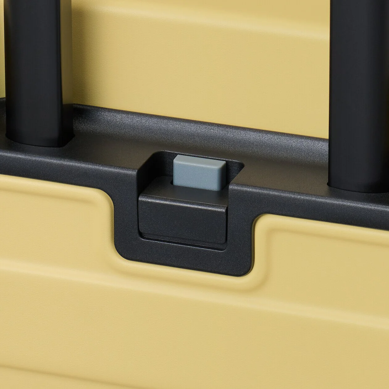 Limited Edition Hard Shell Suitcase - 20L (47cm) - Image 33