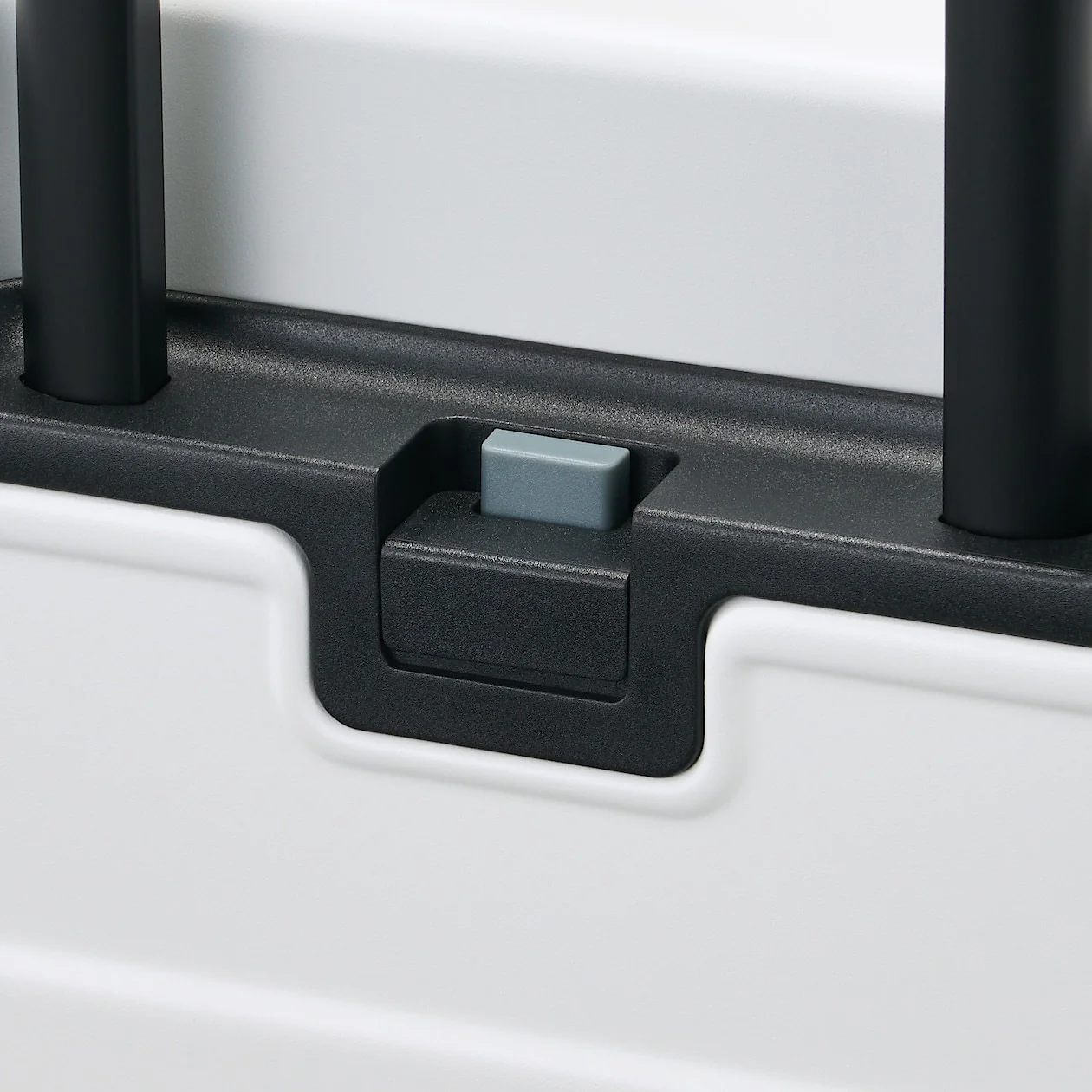 Limited Edition Hard Shell Suitcase - 75L (71.5cm) - Image 14