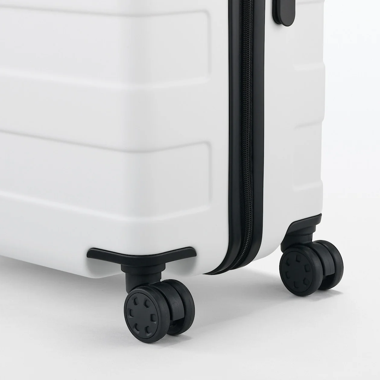 Limited Edition Hard Shell Suitcase - 75L (71.5cm) - Image 9