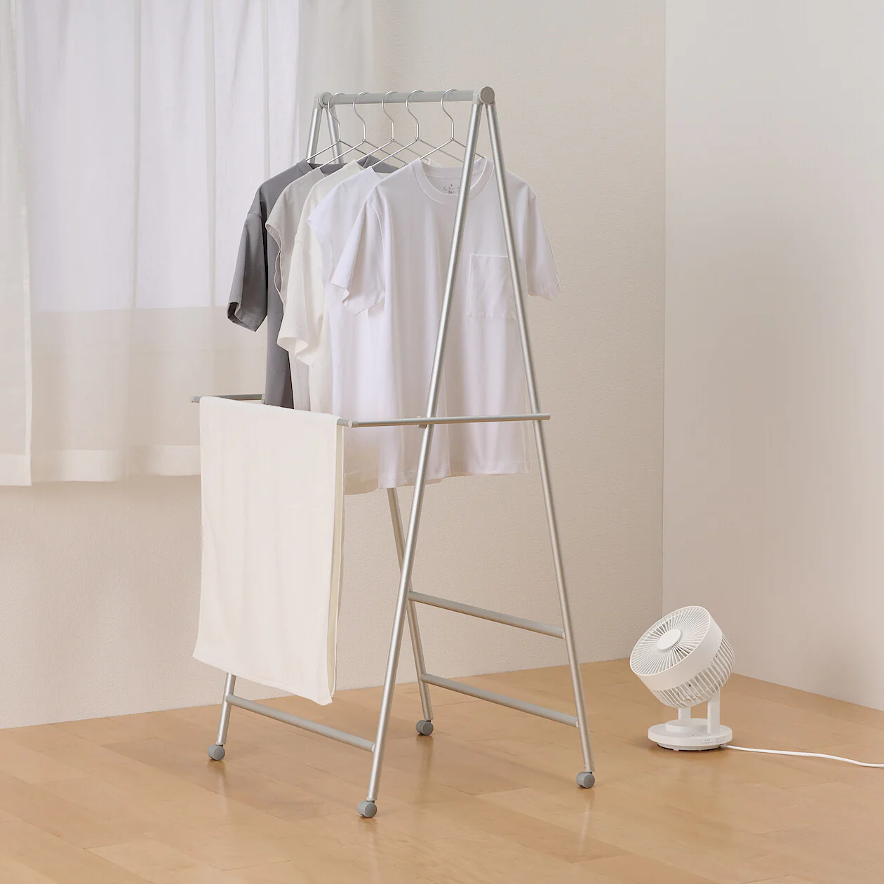 Oscillating Circulator Fan with Aroma Diffuser - Image 6