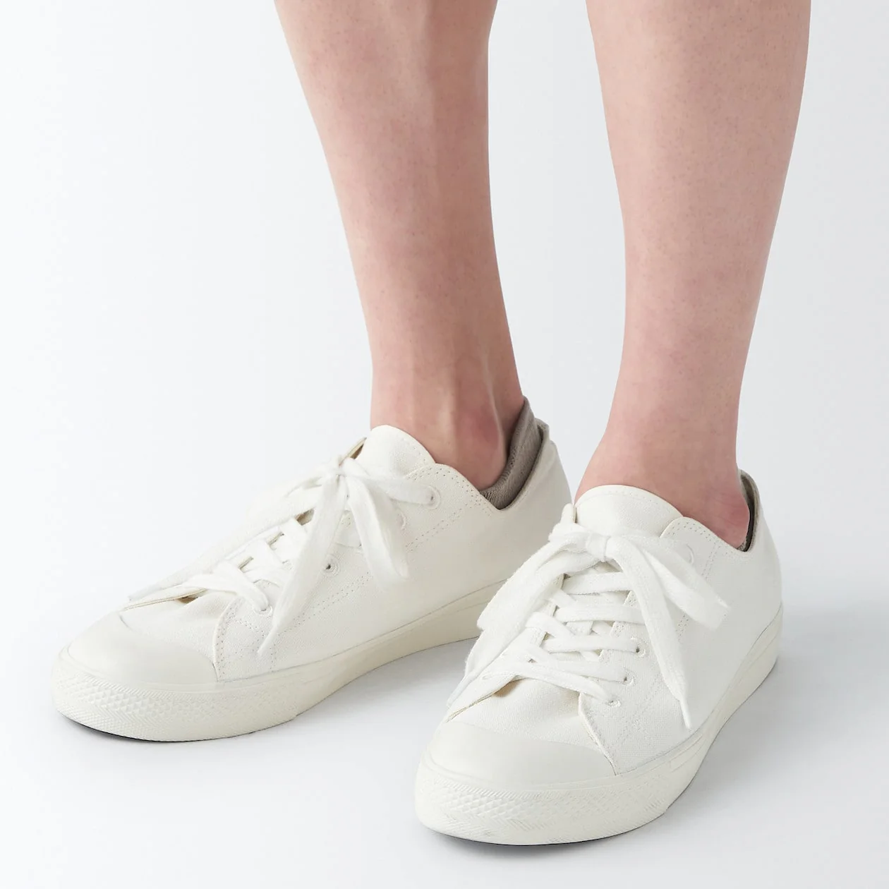 Right Angle Sneaker Socks With Grip Tab - Image 30