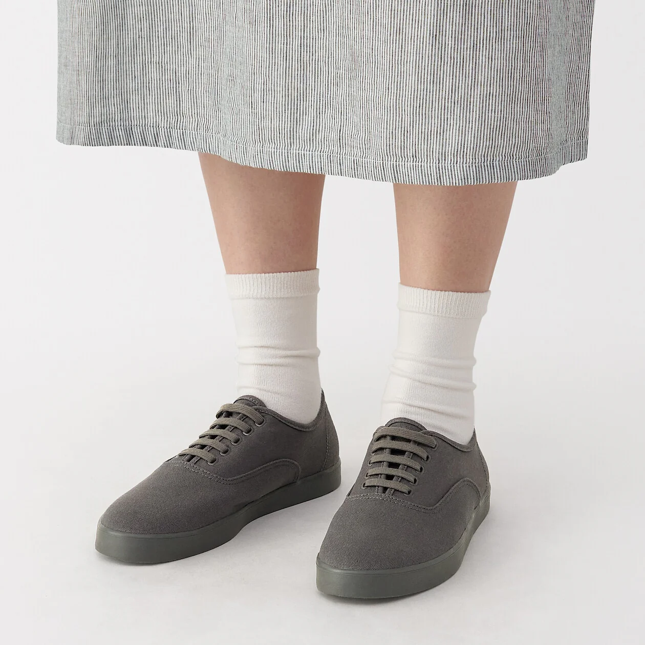 Water Repellent Canvas Sneakers - Image 11