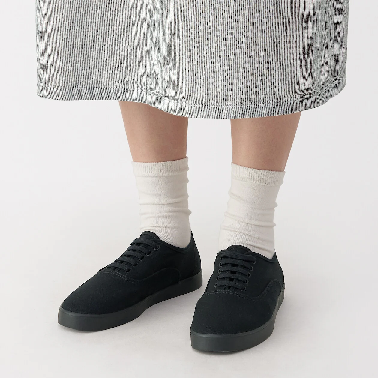 Water Repellent Canvas Sneakers - Image 20